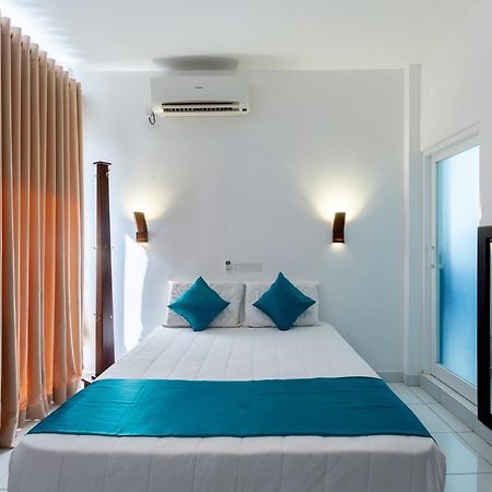 Royal Mount Hotel Dehiwala-Mount Lavinia Buitenkant foto