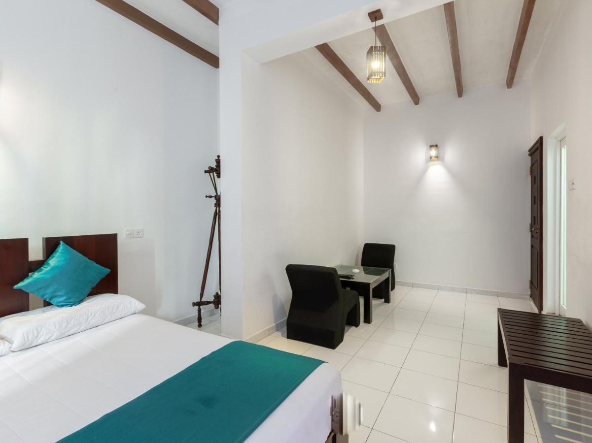 Royal Mount Hotel Dehiwala-Mount Lavinia Buitenkant foto